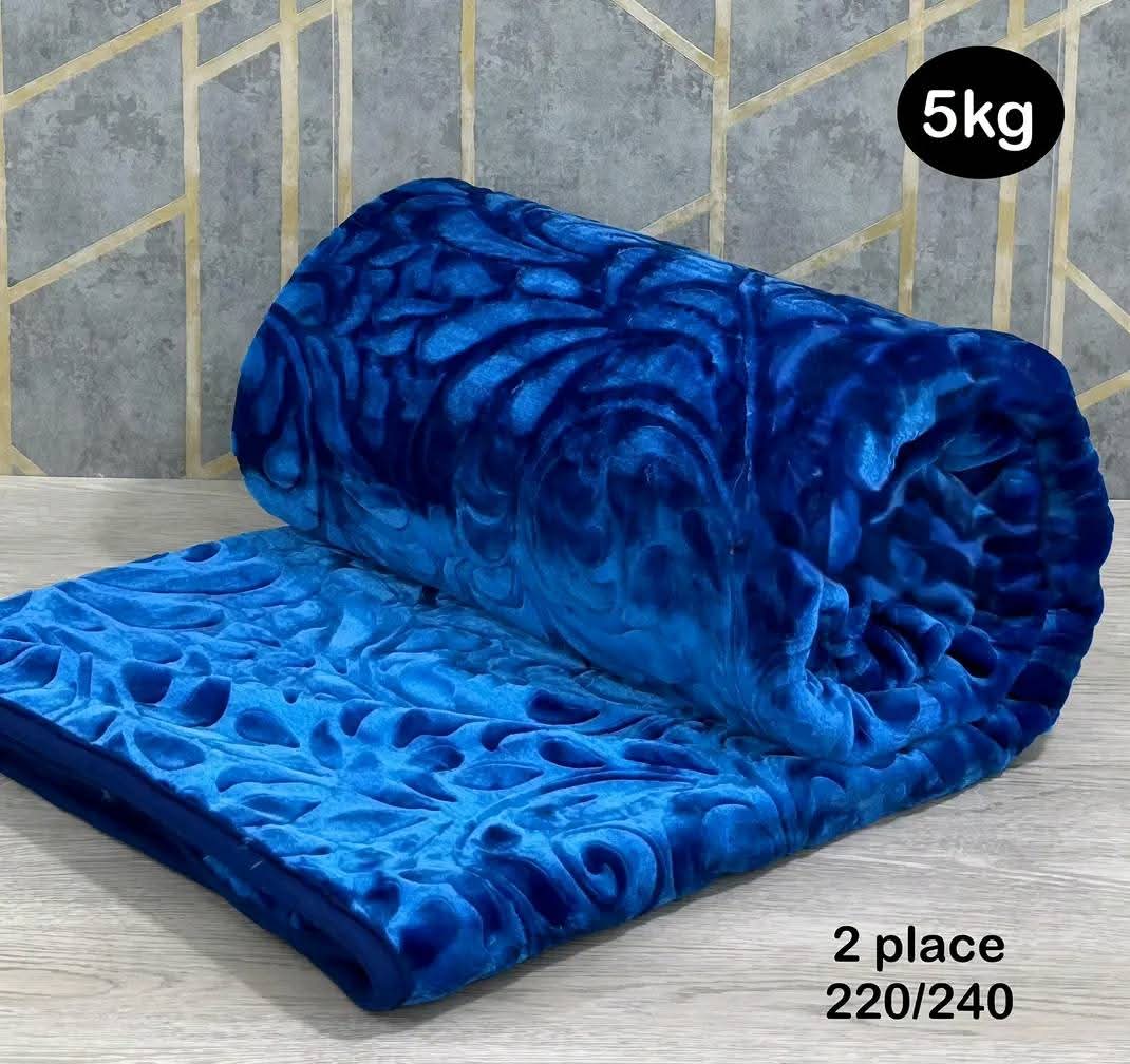 بطانية فاخرة 5 كغ لمكانين –   ناعمة الملمس  | 220×240 سم | 4 ألوان راقية